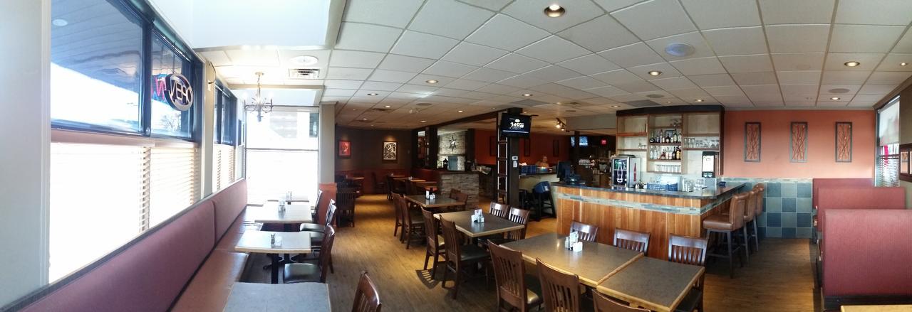 Bear Country Inn Terrace Extérieur photo